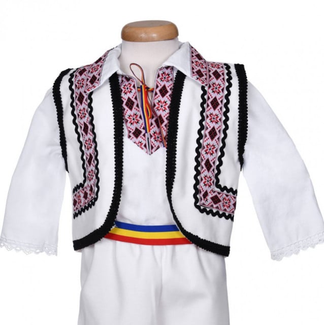 Set botez traditional baietel, trusou botez landou, lumanare si costum national, Denikos® 1040 - 3 | YEO