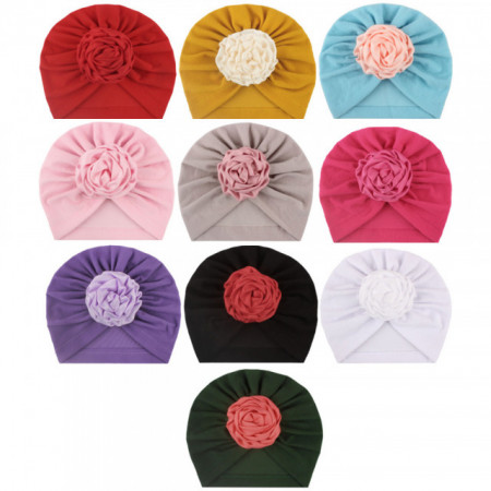 Caciulita tip turban cu floare din saten aplicata