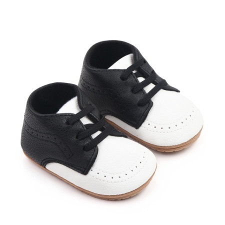 Pantofiori albi cu negru cu sireturi din elastic pentru baietei - Img 4