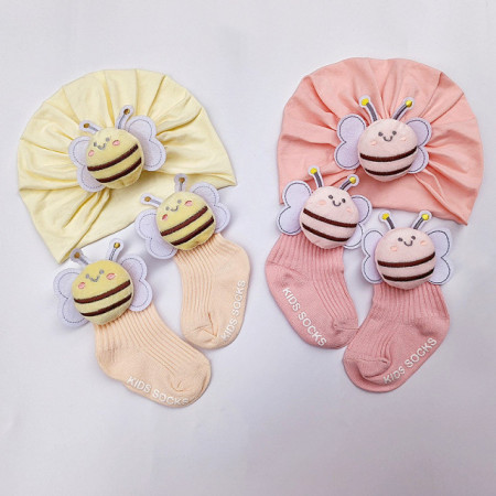 Set caciulita tip turban si sosete asortate - Albinuta