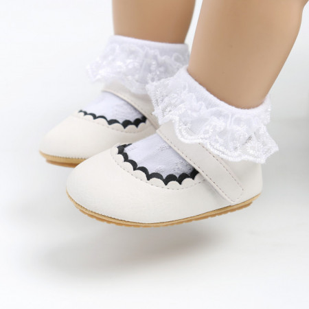 Pantofiori albi pentru fetite