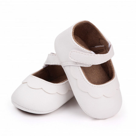 Pantofiori albi cu volanas pentru fetite