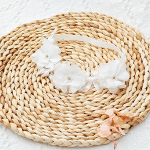 Bentita eleganta pentru bebeluse cu floricele si danteluta - Img 4