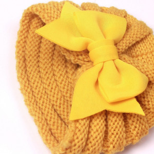 Caciulita crosetata tip turban cu fundita aplicata in fata - Img 7