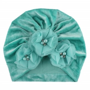 Caciulita vernil tip turban din catifea cu flori aplicate - Img 2