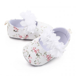 Pantofiori albi cu floricele imprimate