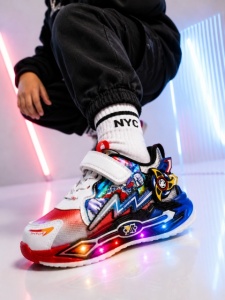 Adidasi cu lumini LED, Model Super Erou, Baieti, Piele ecologica, cu elemente 3D, Multicolori - Img 3