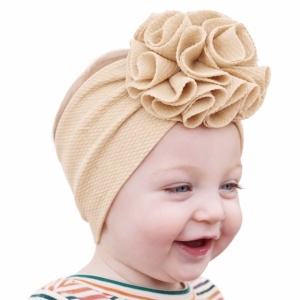 Bentita crem lata cu floare