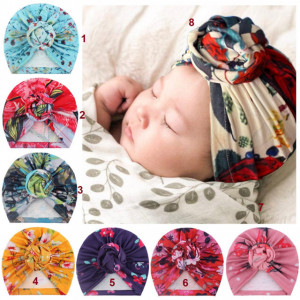 Caciulita tip turban cu imprimeu viu colorat