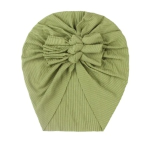 Caciulita verde tip turban cu trei fundite