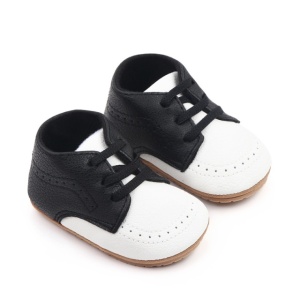 Pantofiori albi cu negru cu sireturi din elastic pentru baietei - Img 4