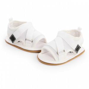 Sandalute albe pentru bebelusi