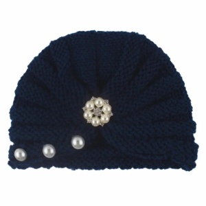 Caciulita bleumarin crosetata tip turban cu perlute si strasuri