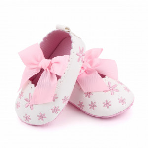 Pantofiori albi cu floricele si fundita roz