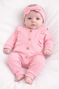 Salopeta bebe fetite bumbac rib cu volanase si bentita set roz