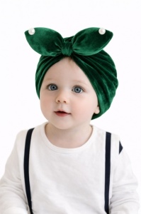 Caciulita verde tip turban din catifea cu perlute