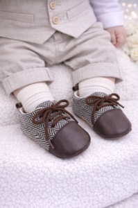 Pantofiori eleganti maro cu alb in zig zag