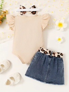 Set body crem cu inscriptie si fustita denim pentru fetite - Img 5