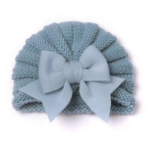 Caciulita bleu crosetata tip turban cu fundita aplicata in fata - Img 2
