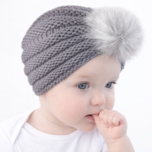 Caciulita gri tip turban cu pufulet