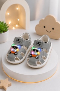 Sandalute gri cu luminite pentru super bebelusi - Ursulet