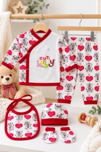 Set nou-născut bebe 5 piese, alb cu roșu, imprimeu ursuleți și inimioare, bluză, pantaloni, căciuliță, bavetă și mănuși