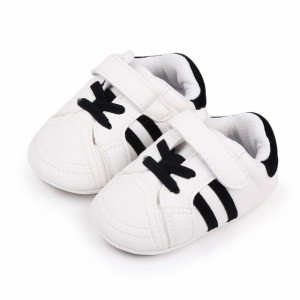 Adidasi albi cu dungi negre pentru bebelusi