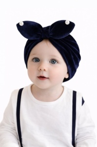 Caciulita bleumarin tip turban din catifea cu perlute