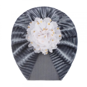 Caciulita gri tip turban din catifea cu floare aplicata - Img 2