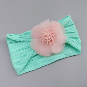Bentita verde lata cu model din tesatura si fundita din tulle