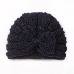 Caciulita bleumarin crosetata tip turban cu fundita