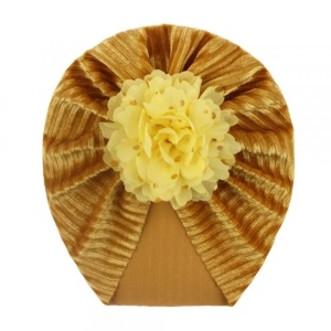Caciulita galbena tip turban din catifea cu floare aplicata - Img 2