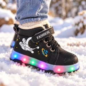 Ghete imblanite cu lumini LED bareta velcro, Model Cosmo, Baieti, Piele ecologica