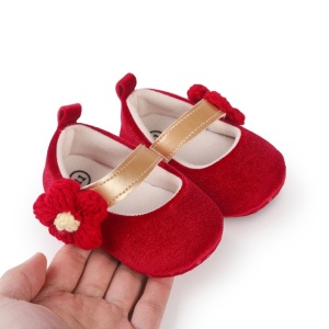 Pantofiori rosii din catifea cu floricica aplicata - Img 4