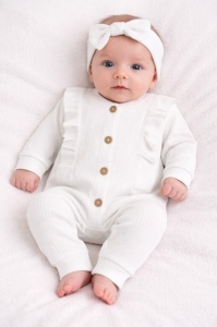 Salopeta bebe bumbac rib alba cu nasturi si bentita set elegant