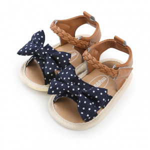 Sandalute bleumarine cu bulinute albe