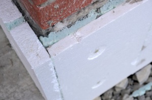 Ce trebuie sa urmaresti atunci cand alegi materialul izolator pentru casa?