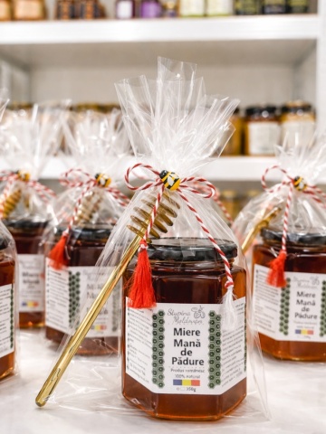 Set Mărțișor – Miere de Mană 350g + Linguriță specială pentru miere + Ambalaj cadou