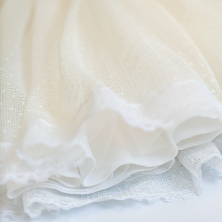rochita alba cu tulle si dantela