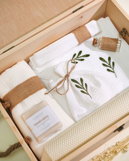 TRUSOU MUSELINA CU BRODERIE
