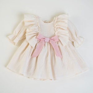 Rochiță botez crem cu fundiță roz pudrat – model BARBIE