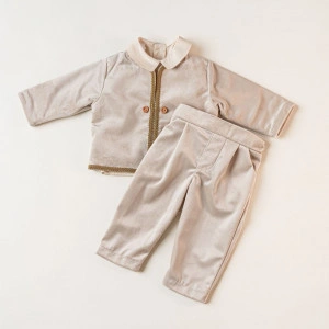 Costum baieti, 0-1 an, catifea crem, model IFRIM