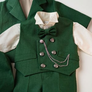 detaliu costum botez