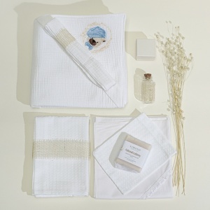 Trusou pentru botez, din muselină alba, cu broderie „Teddy Dreams” Baby blue