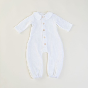 Salopetă alba bebe, din muselină, cu închidere frontală - model ESSENTIAL