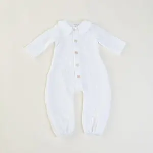 Salopetă alba bebe, din muselină, cu închidere frontală - model ESSENTIAL