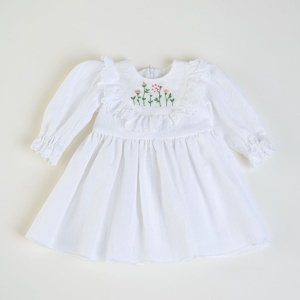 Rochiță botez fetițe 0-1 ani, albă cu broderie florală manuală, model SPRING