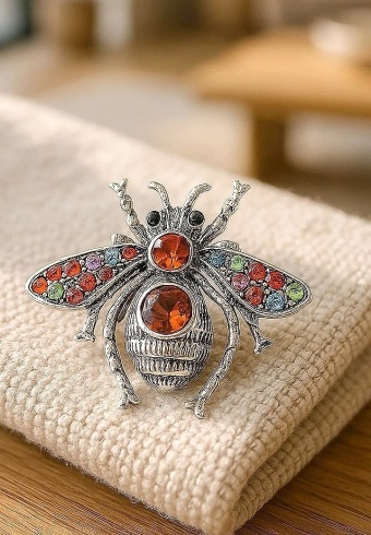 Brosa Metalica cu Pietre Beetle 02