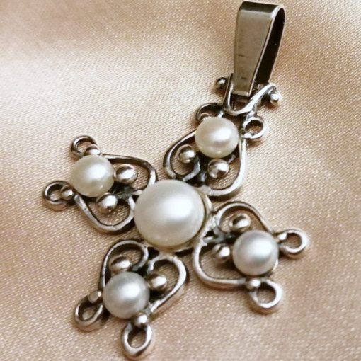 Pandantiv din argint cruciulita perle - P272