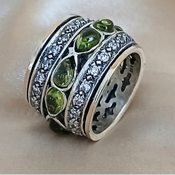 Inel Veridiane din argint 925 și aur 14K – cu peridot natural și detalii sculptate - Img 3